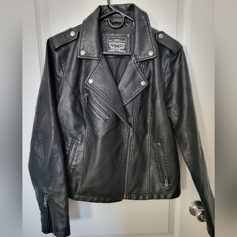 Levi's Classic Black Leather Jacket